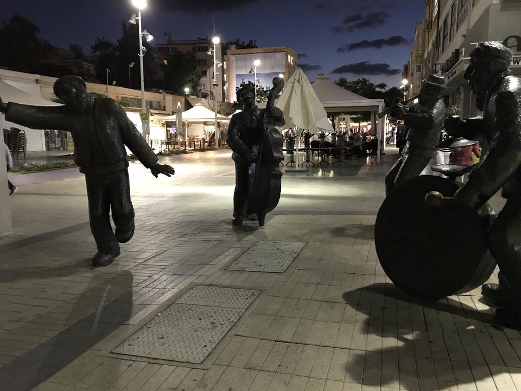 Netanya Motel Pierre エクステリア 写真