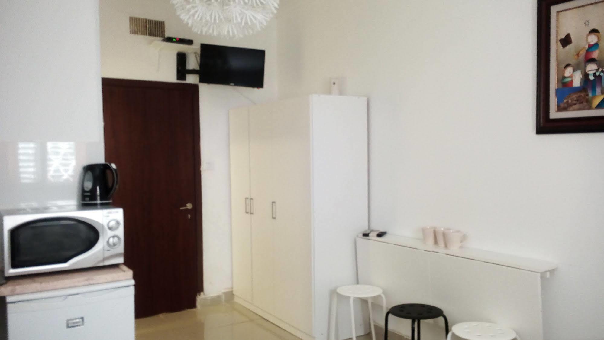 Netanya Motel Pierre エクステリア 写真